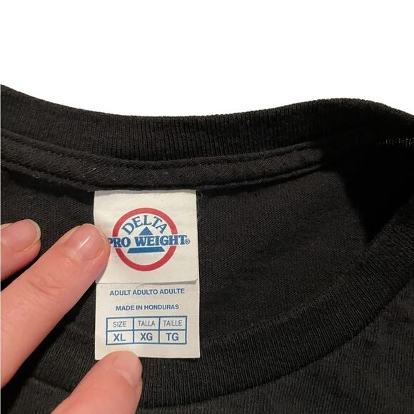 I’m Holding a Beer so yeah, I’m busy black graphic unisex tee size XL - Picture 5 of 6